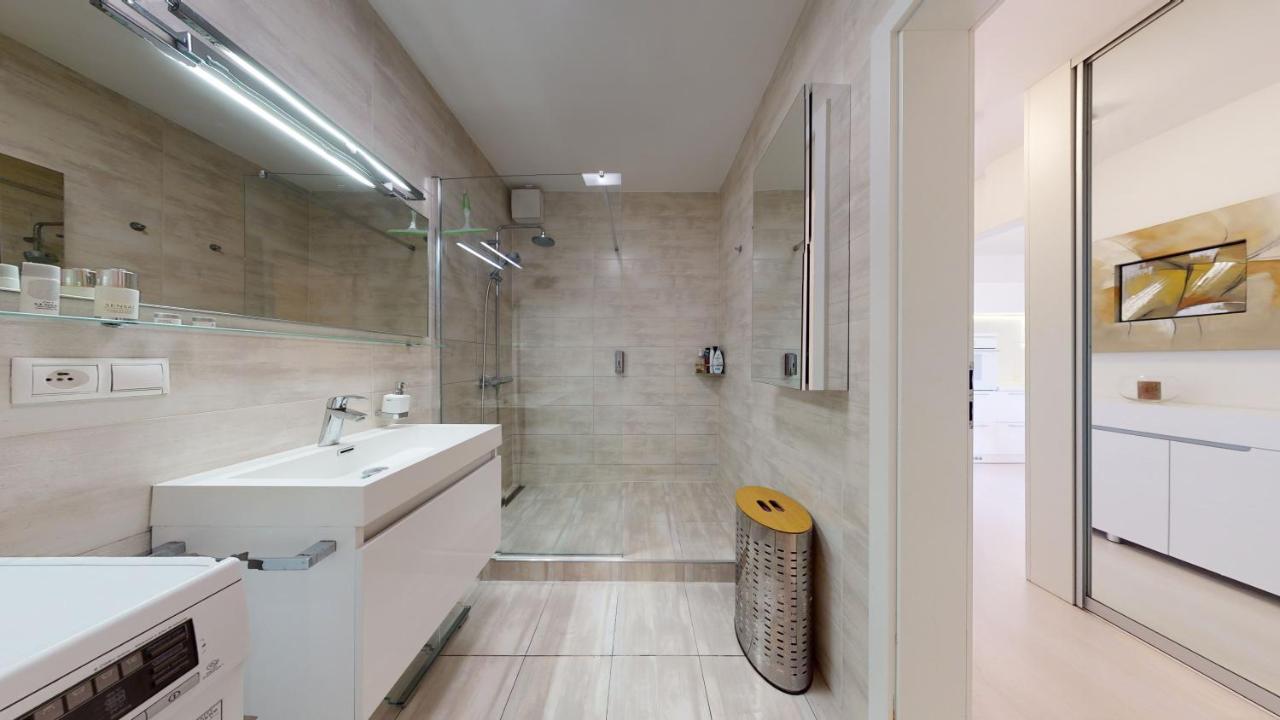 Bibi Centroom Apartment Piest'any Exterior photo
