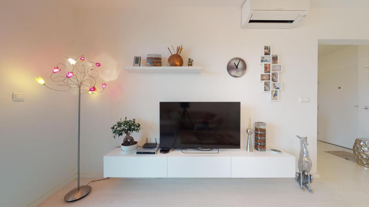 Bibi Centroom Apartment Piest'any Exterior photo