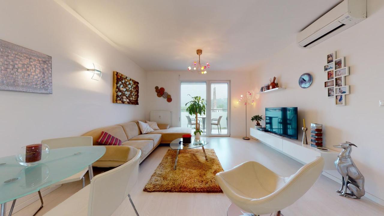 Bibi Centroom Apartment Piest'any Exterior photo